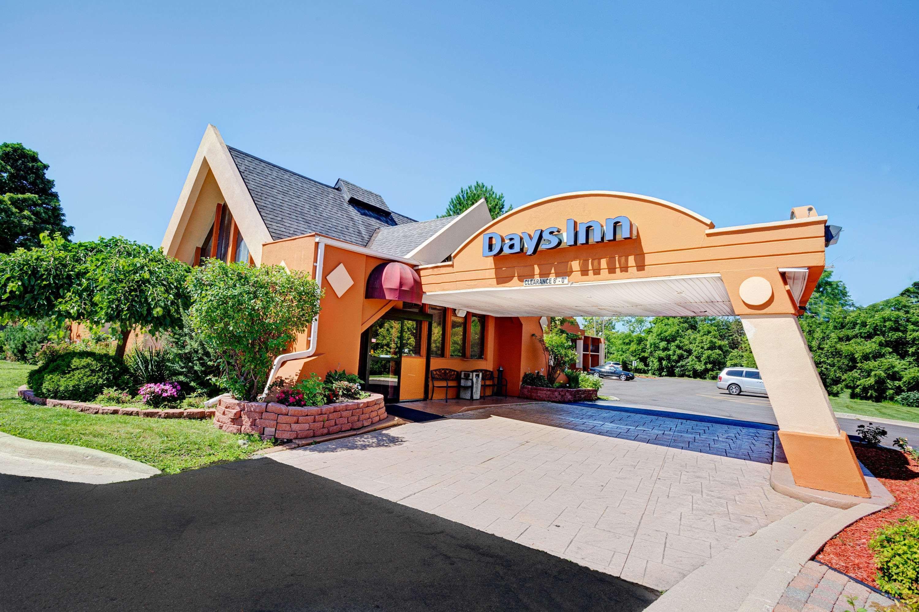 Days Inn By Wyndham Ann Arbor Exterior photo